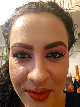 ShineBright88 online show from May 18, 2026, 9:42 pm