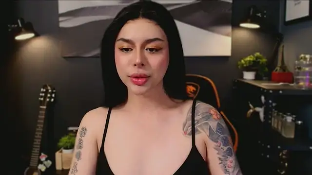 LUNACOCKSLAYER online show from November 14, 2025, 2:27 pm