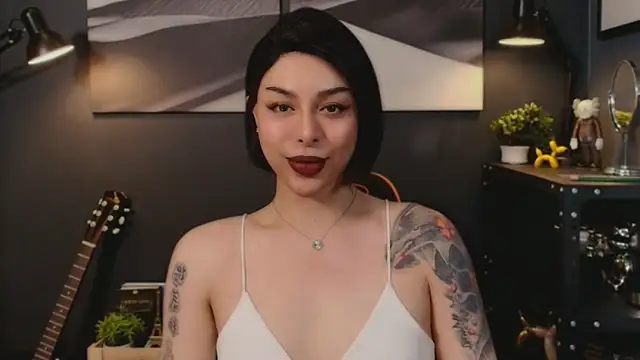 LUNACOCKSLAYER online show from February 15, 2026, 6:04 pm