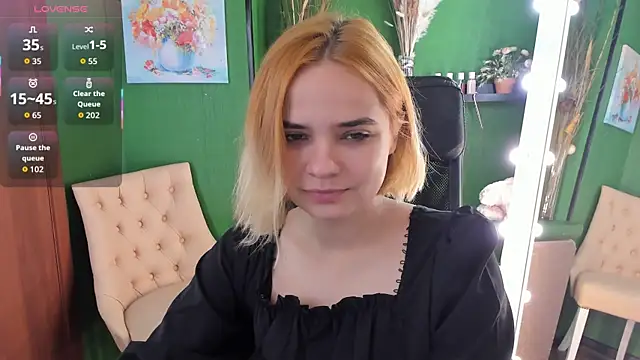 Snapshot of Gina_Dawson chatting on October 17, 2025, 8:50 am Gina Dawson online show from October 17, 2025, 8:50 am