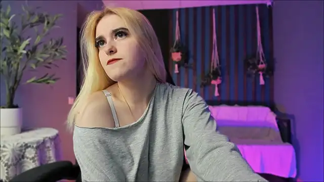 Snapshot of Stef_Nicks chatting on March 13, 2026, 9:05 am Stef Nicks online show from March 13, 2026, 9:05 am