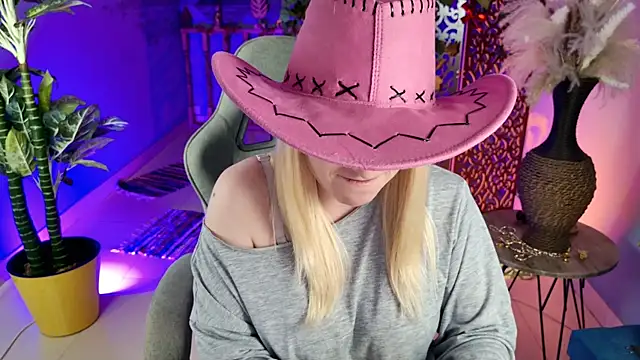 Snapshot of Stef_Nicks chatting on March 15, 2026, 9:04 am Stef Nicks online show from March 15, 2026, 9:04 am