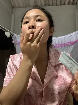 NhuFox online show from October 2, 2025, 12:56 pm