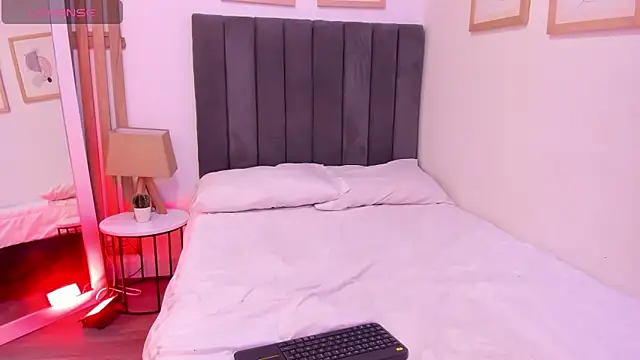 Snapshot of SuccubusDolly chatting on October 1, 2025, 8:26 pm SuccubusDolly online show from October 1, 2025, 8:26 pm