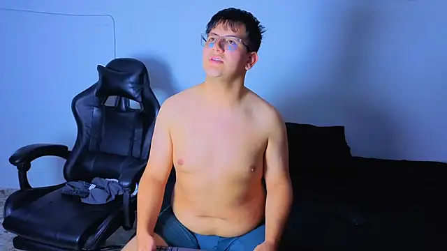 Snapshot of Ryan_Doretti chatting on November 30, 2025, 6:34 pm Ryan Doretti online show from November 30, 2025, 6:34 pm