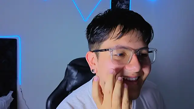 Snapshot of Ryan_Doretti chatting on December 4, 2025, 8:17 pm Ryan Doretti online show from December 4, 2025, 8:17 pm