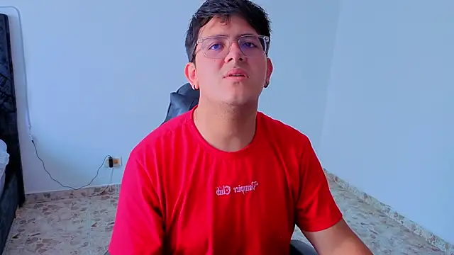 Snapshot of Ryan_Doretti chatting on December 15, 2025, 3:16 pm Ryan Doretti online show from December 15, 2025, 3:16 pm