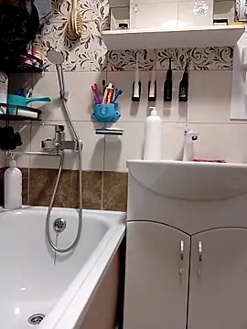 N i k o l a u online show from December 20, 2025, 1:18 pm