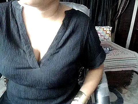 Snapshot of Anaconda-Mall chatting on September 16, 2025, 5:47 pm Anaconda-Mall online show from September 16, 2025, 5:47 pm