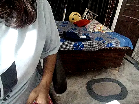 Snapshot of Anaconda-Mall chatting on October 9, 2025, 6:17 pm Anaconda-Mall online show from October 9, 2025, 6:17 pm