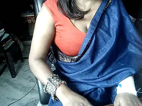 Snapshot of Anaconda-Mall chatting on October 10, 2025, 4:06 pm Anaconda-Mall online show from October 10, 2025, 4:06 pm