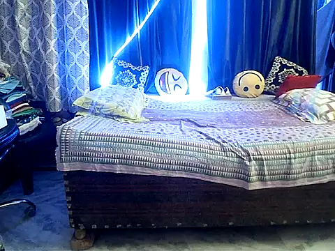 Snapshot of Anaconda-Mall chatting on October 18, 2025, 3:46 pm Anaconda-Mall online show from October 18, 2025, 3:46 pm