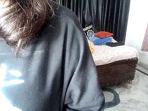 Snapshot of Anaconda-Mall chatting on October 29, 2025, 3:14 pm Anaconda-Mall online show from October 29, 2025, 3:14 pm