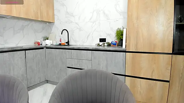 extra wet dry online show from February 4, 2026, 2:28 am