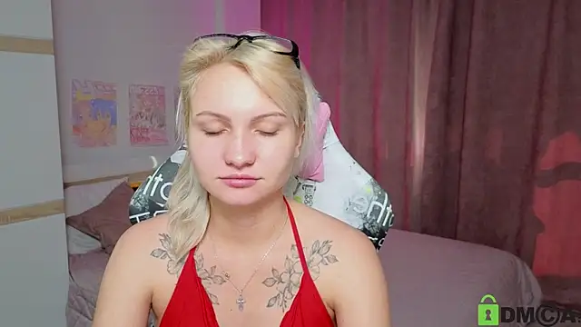 Snapshot of Cameronlovely_ chatting on September 13, 2025, 7:52 am Cameronlovely  online show from September 13, 2025, 7:52 am