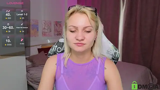 Snapshot of Cameronlovely_ chatting on September 18, 2025, 8:49 am Cameronlovely  online show from September 18, 2025, 8:49 am