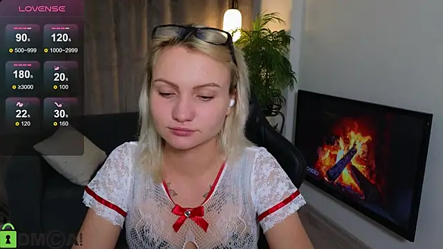 Snapshot of Cameronlovely_ chatting on October 18, 2025, 7:14 pm Cameronlovely  online show from October 18, 2025, 7:14 pm