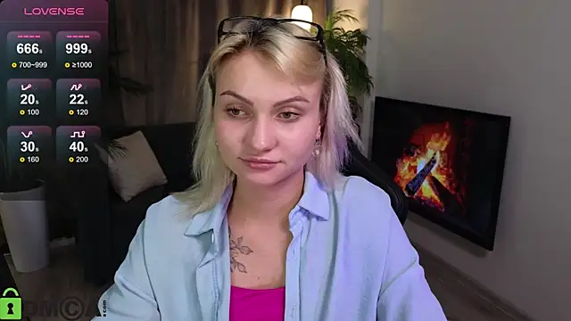 Snapshot of Cameronlovely_ chatting on October 24, 2025, 6:59 pm Cameronlovely  online show from October 24, 2025, 6:59 pm