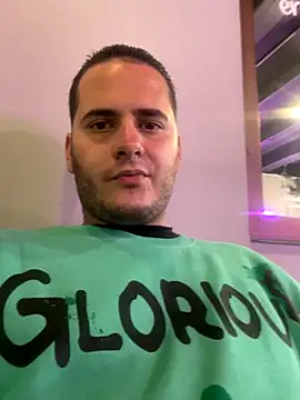 Pablo EscobarGomez online show from December 17, 2025, 11:33 pm