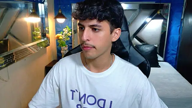 Snapshot of Alan_Del_Reyx chatting on February 18, 2026, 1:45 am Alan Del Reyx online show from February 18, 2026, 1:45 am