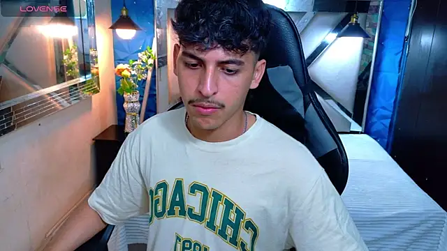 Snapshot of Alan_Del_Reyx chatting on February 26, 2026, 2:32 am Alan Del Reyx online show from February 26, 2026, 2:32 am