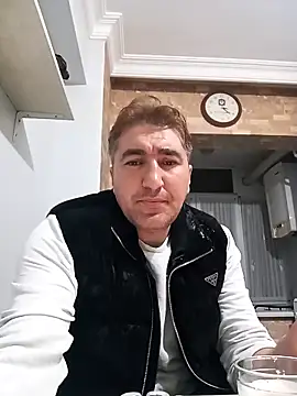 Snapshot of mert0359 chatting on October 16, 2025, 12:22 am mert0359 online show from October 16, 2025, 12:22 am