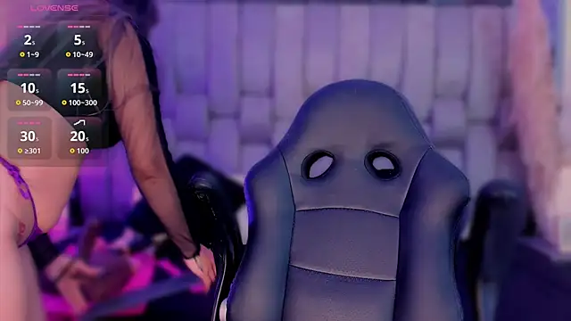 Samarafernandez online show from October 5, 2025, 4:11 am