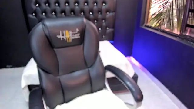 amanda noir online show from January 9, 2026, 7:04 pm