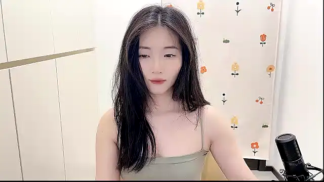 Rosalind xixi online show from September 15, 2025, 1:55 pm