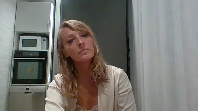 Snapshot of Vexxaa chatting on September 27, 2025, 6:13 pm Vexxaa online show from September 27, 2025, 6:13 pm