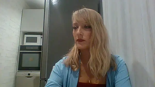 Snapshot of Vexxaa chatting on October 2, 2025, 6:04 pm Vexxaa online show from October 2, 2025, 6:04 pm