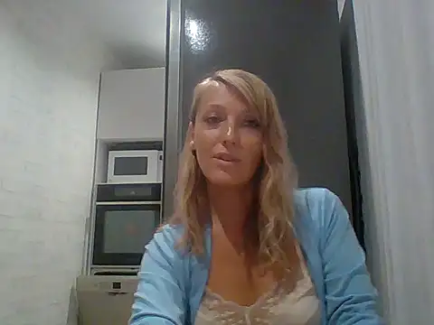 Snapshot of Vexxaa chatting on October 5, 2025, 5:22 pm Vexxaa online show from October 5, 2025, 5:22 pm