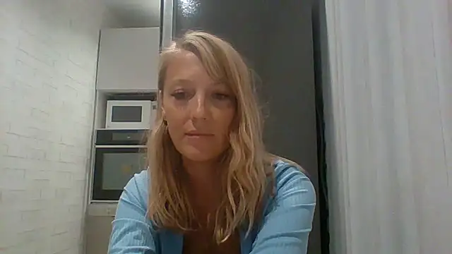 Snapshot of Vexxaa chatting on October 11, 2025, 3:32 pm Vexxaa online show from October 11, 2025, 3:32 pm