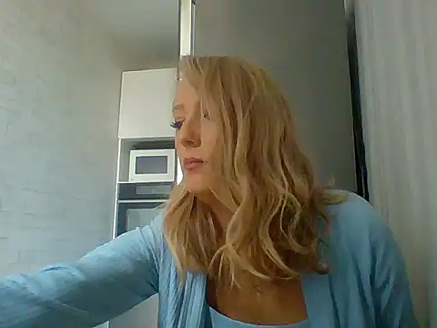 Snapshot of Vexxaa chatting on October 12, 2025, 9:30 am Vexxaa online show from October 12, 2025, 9:30 am