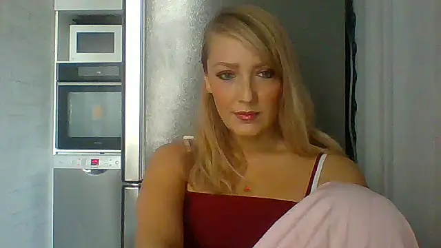 Snapshot of Vexxaa chatting on November 9, 2025, 11:41 am Vexxaa online show from November 9, 2025, 11:41 am