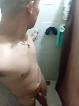 Snapshot of Tupapasiitooo chatting on April 6, 2026, 5:19 am Tupapasiitooo online show from April 6, 2026, 5:19 am