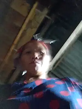 Snapshot of TinTin321 chatting on October 31, 2025, 12:39 pm TinTin321 online show from October 31, 2025, 12:39 pm