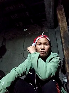 Snapshot of TinTin321 chatting on November 3, 2025, 10:16 am TinTin321 online show from November 3, 2025, 10:16 am