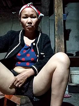 Snapshot of TinTin321 chatting on November 4, 2025, 11:04 pm TinTin321 online show from November 4, 2025, 11:04 pm