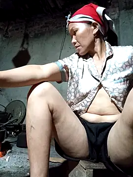 Snapshot of TinTin321 chatting on November 8, 2025, 10:52 pm TinTin321 online show from November 8, 2025, 10:52 pm