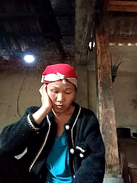 Snapshot of TinTin321 chatting on November 15, 2025, 2:20 am TinTin321 online show from November 15, 2025, 2:20 am