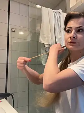 IsabellaEtha online show from March 5, 2026, 1:18 pm