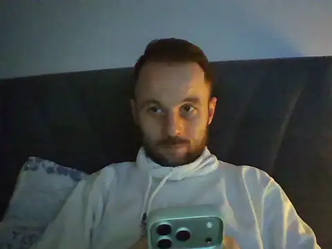 isimsizsikicii online show from February 23, 2026, 4:04 pm