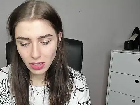 Snapshot of dreamPIA chatting on October 19, 2025, 6:47 am dreamPIA online show from October 19, 2025, 6:47 am