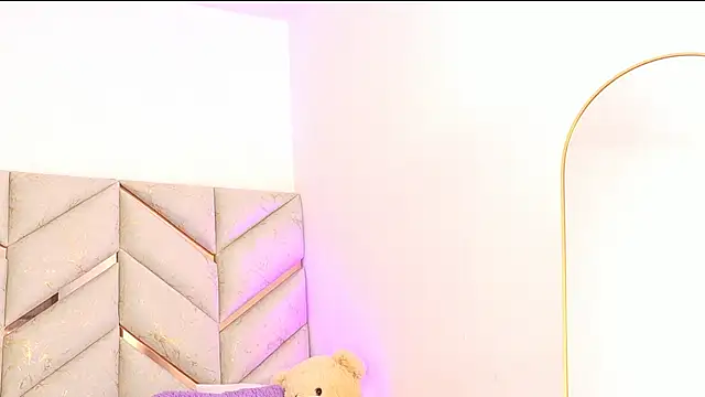 Snapshot of AlanaDoll chatting on September 27, 2025, 2:33 pm AlanaDoll online show from September 27, 2025, 2:33 pm