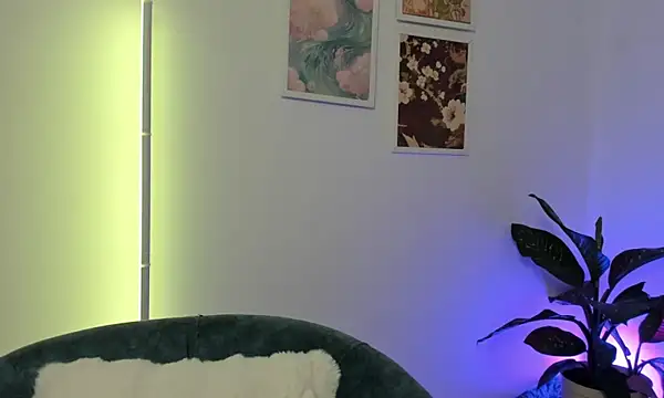 canelleGarces online show from December 22, 2025, 2:19 am