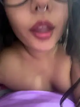 Snapshot of saranghae_ chatting on April 3, 2026, 8:12 am saranghae online show from April 3, 2026, 8:12 am