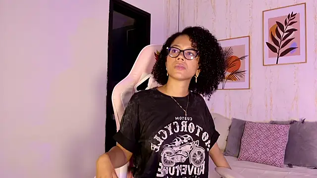 Ayleen Dunkan online show from September 29, 2025, 12:21 pm