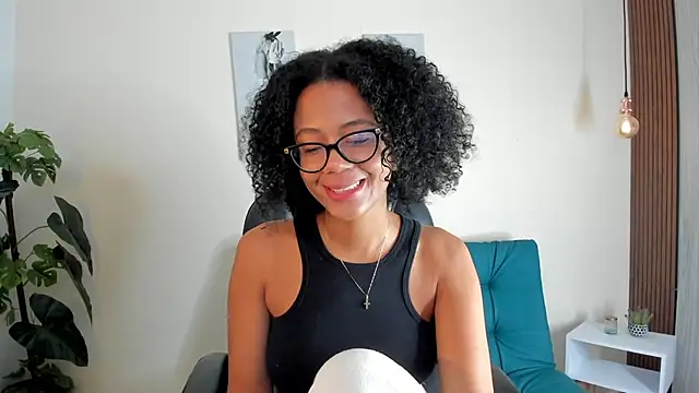 Snapshot of Ayleen_Dunkan chatting on February 24, 2026, 5:55 pm Ayleen Dunkan online show from February 24, 2026, 5:55 pm