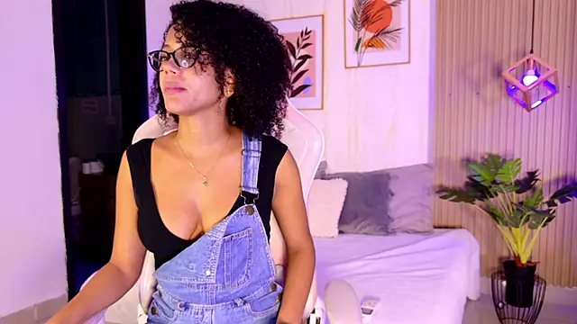 Snapshot of Ayleen_Dunkan chatting on February 26, 2026, 1:21 pm Ayleen Dunkan online show from February 26, 2026, 1:21 pm